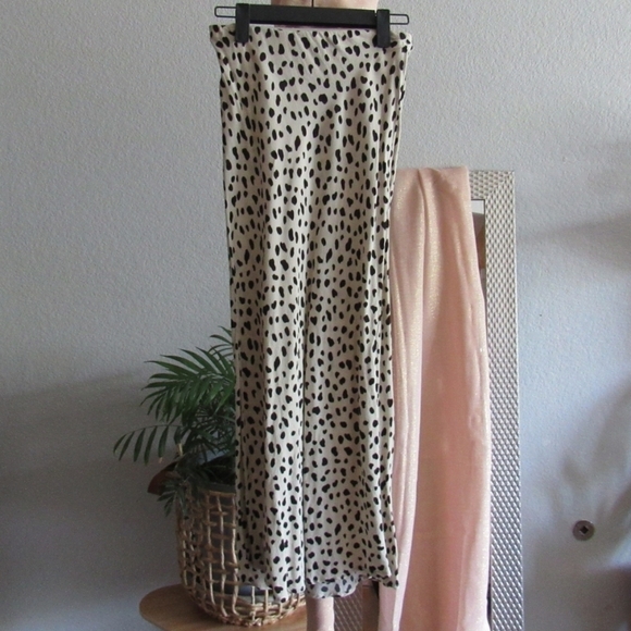 Moon River Leopard Skirt - Picture 2 of 5